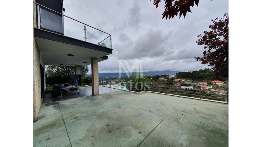 Moradia T5 para Venda em Loivo Foto 14