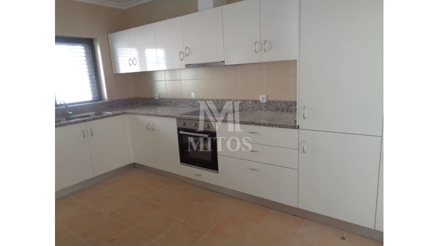 Moradia T4 para Venda em Campos e Vila Meã Foto 1