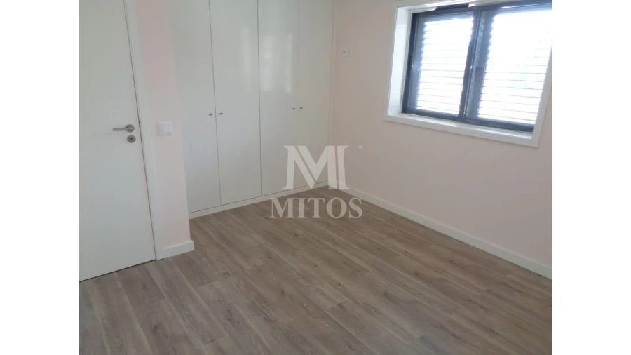 Moradia T4 para Venda em Campos e Vila Meã Foto 8