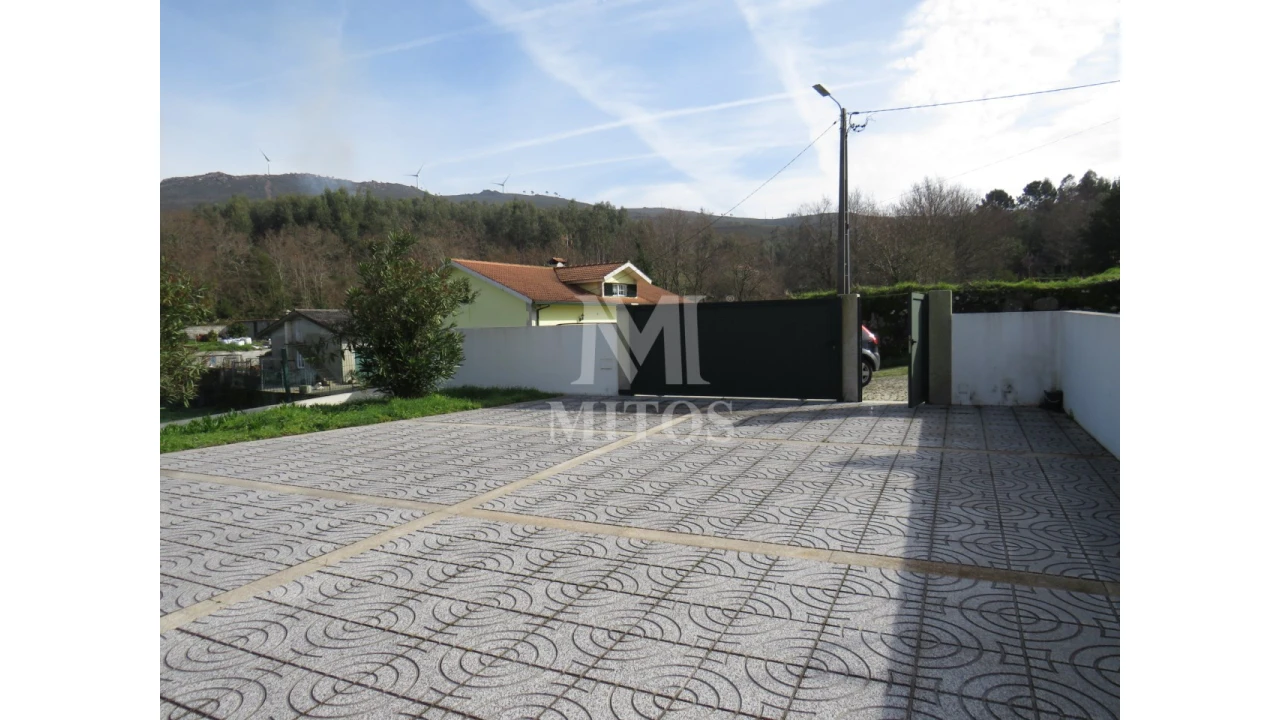 Moradia T4 para Venda em Sopo Foto 22