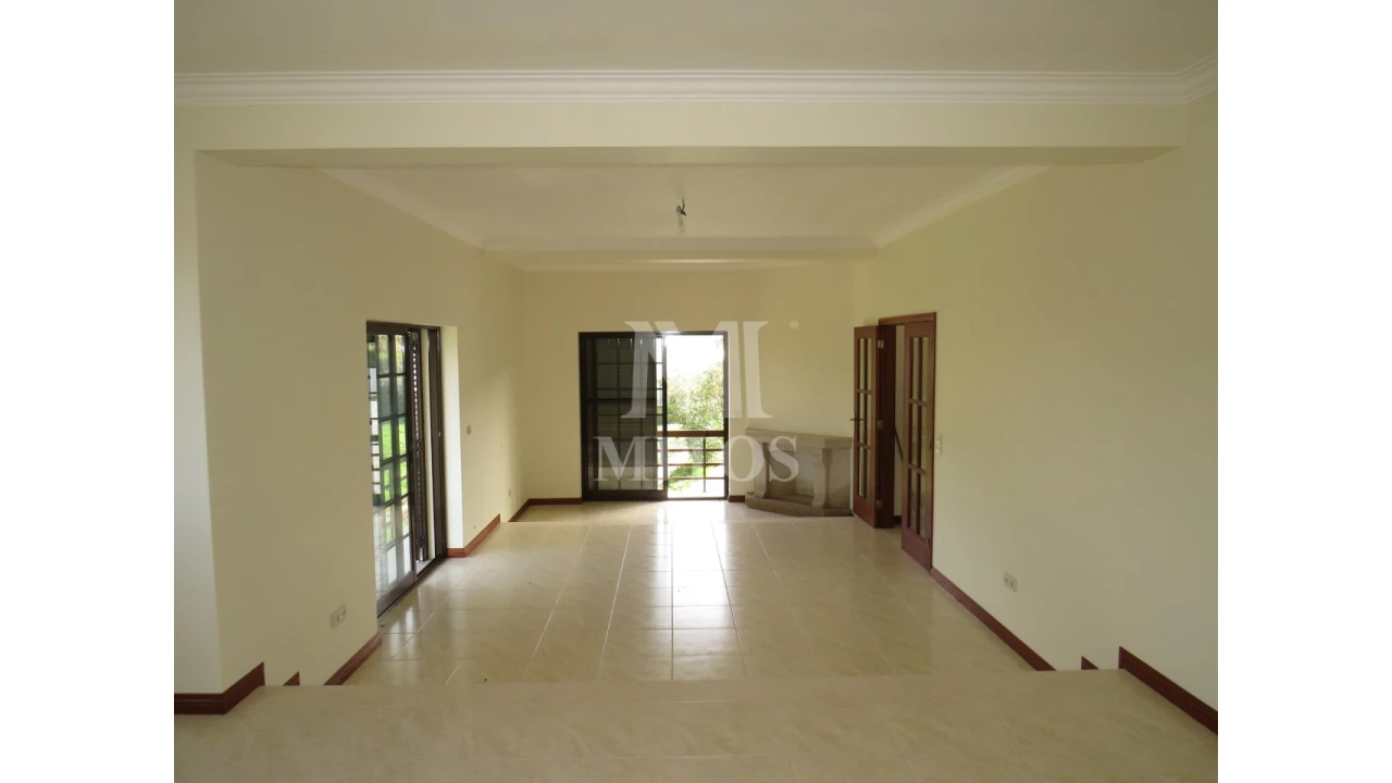 Moradia T4 para Venda em Sopo Foto 3