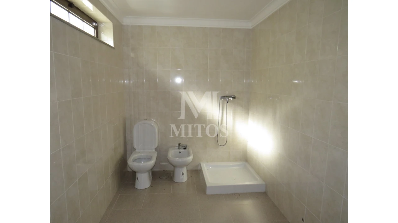 Moradia T4 para Venda em Sopo Foto 6