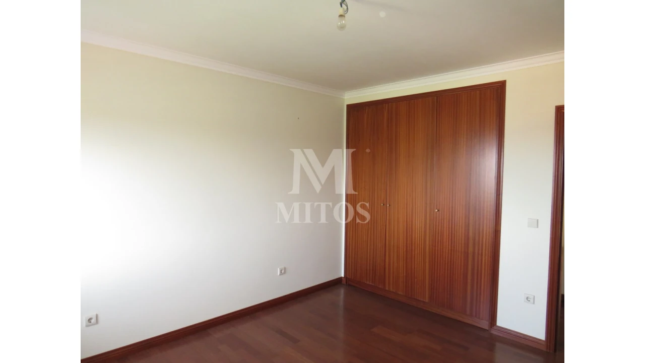 Moradia T4 para Venda em Sopo Foto 9