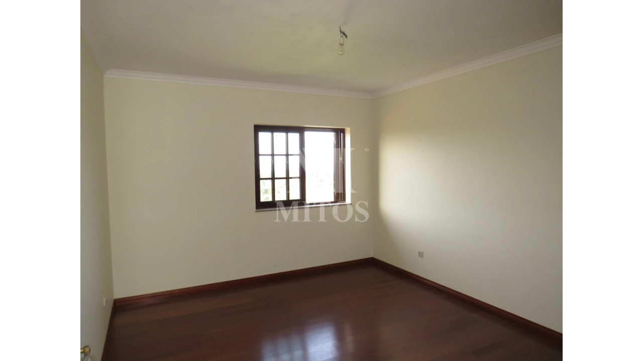 Moradia T4 para Venda em Sopo Foto 11