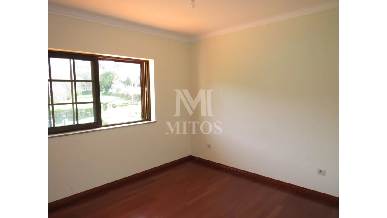 Moradia T4 para Venda em Sopo Foto 10