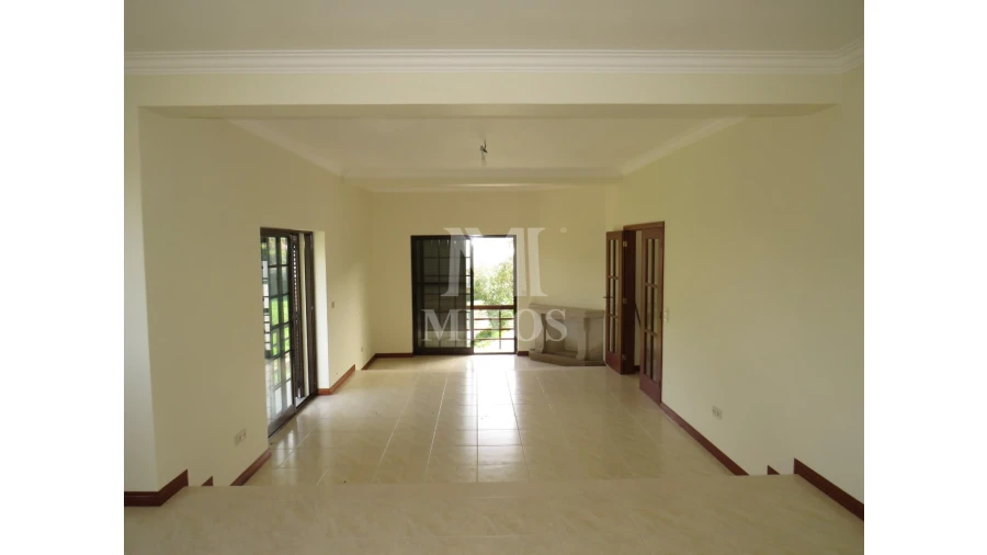 Moradia T4 para Venda em Sopo Foto 3