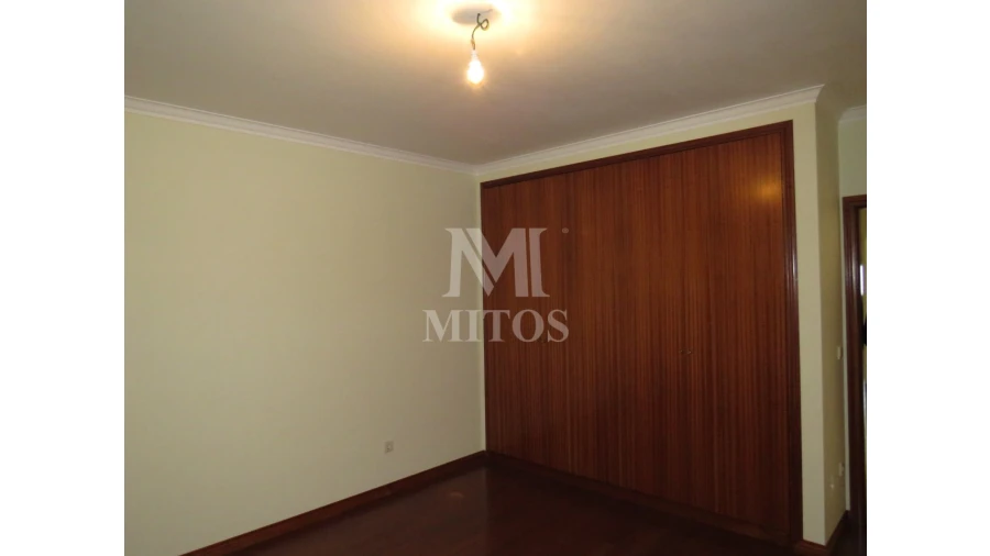 Moradia T4 para Venda em Sopo Foto 8