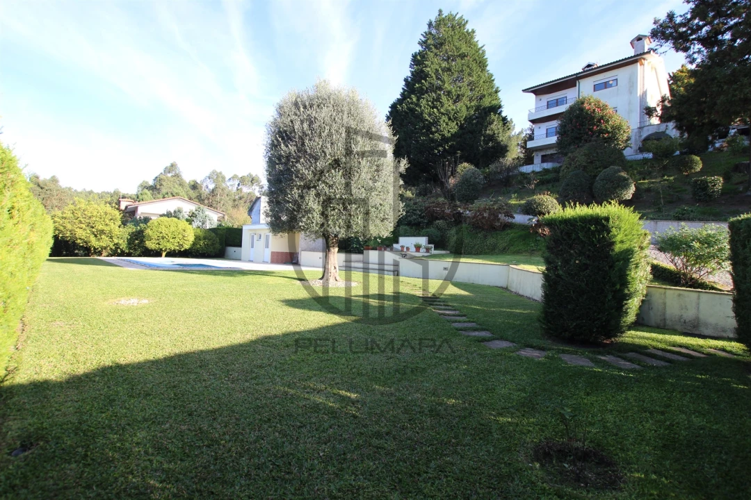 Moradia T5 para Venda em Castelões Foto 1