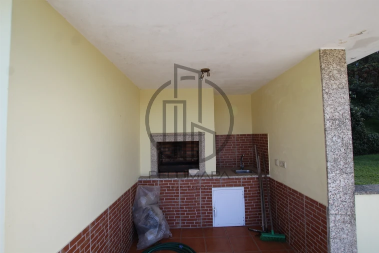 Moradia T5 para Venda em Castelões Foto 23