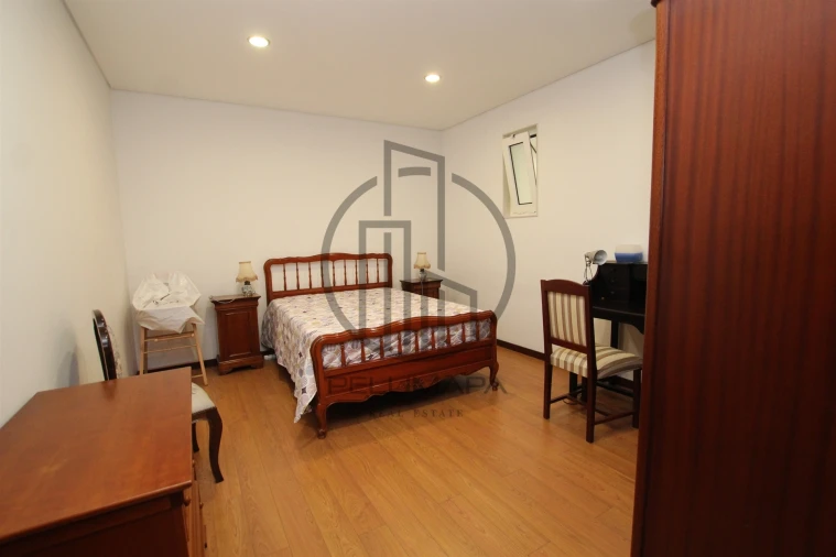 Moradia T5 para Venda em Castelões Foto 15