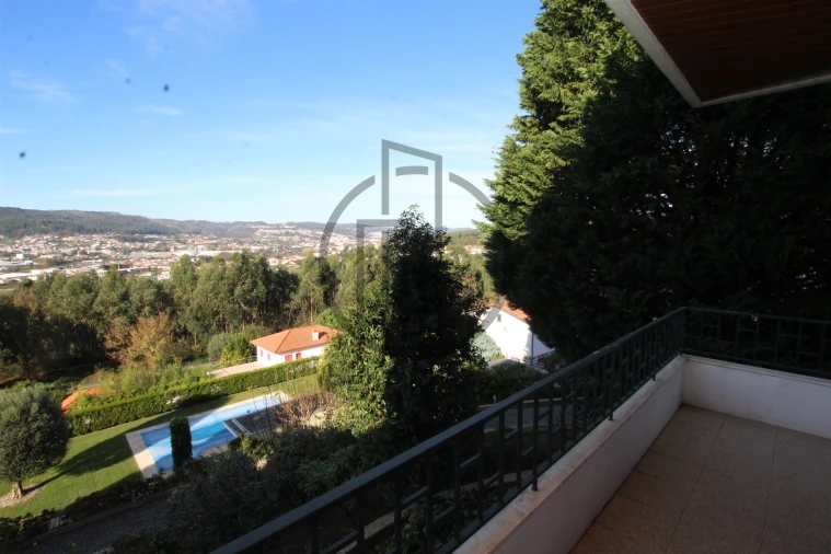 Moradia T5 para Venda em Castelões Foto 12