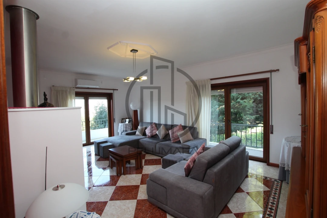 Moradia T5 para Venda em Castelões Foto 10