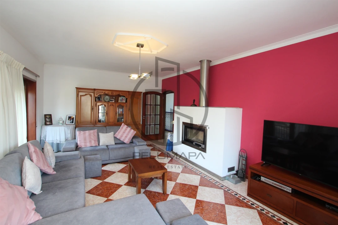 Moradia T5 para Venda em Castelões Foto 8