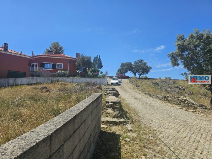 Terreno para Venda em Benquerenças Foto 2
