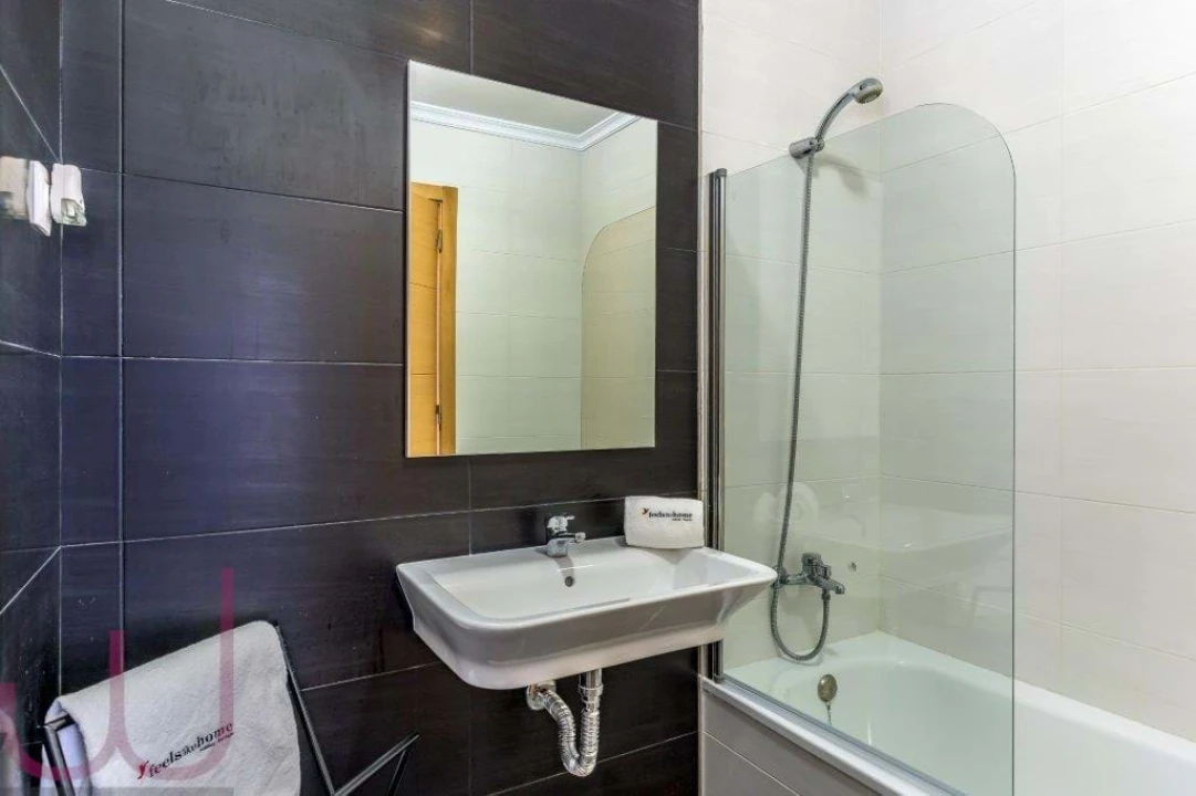 Apartamento T2 para Venda em Vila Real de Santo Antonio Foto 9