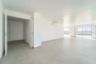 Apartamento T4 para Venda em Lagoa e Carvoeiro