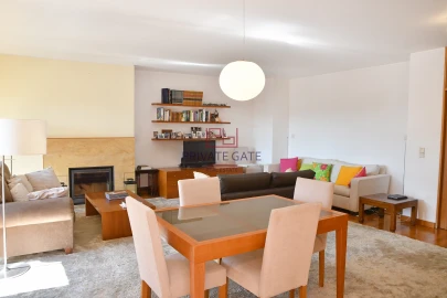 Apartamento T3 para Venda em Aldoar, Foz do Douro e Nevogilde
