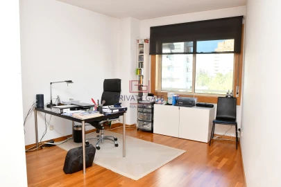 Apartamento T3 para Venda em Aldoar, Foz do Douro e Nevogilde