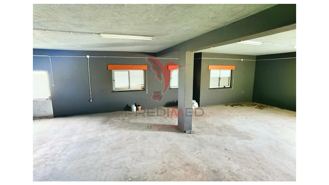 Moradia T7 para Venda em Azoia de Cima e Tremês Foto 9