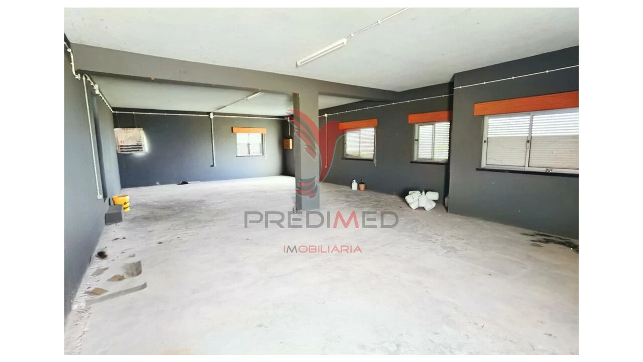 Moradia T7 para Venda em Azoia de Cima e Tremês Foto 10