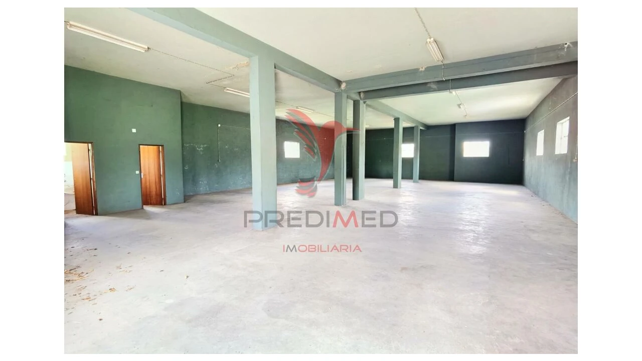 Moradia T7 para Venda em Azoia de Cima e Tremês Foto 11