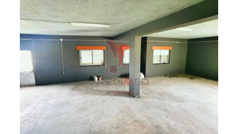 Moradia T7 para Venda em Azoia de Cima e Tremês