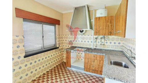 Moradia T7 para Venda em Azoia de Cima e Tremês