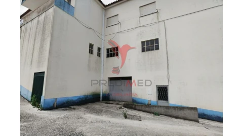 Moradia T7 para Venda em Azoia de Cima e Tremês