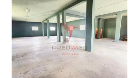 Moradia T7 para Venda em Azoia de Cima e Tremês