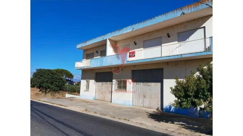 Moradia T7 para Venda em Azoia de Cima e Tremês