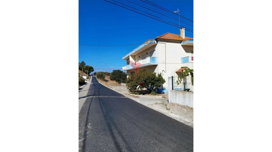 Moradia T7 para Venda em Azoia de Cima e Tremês Foto 4