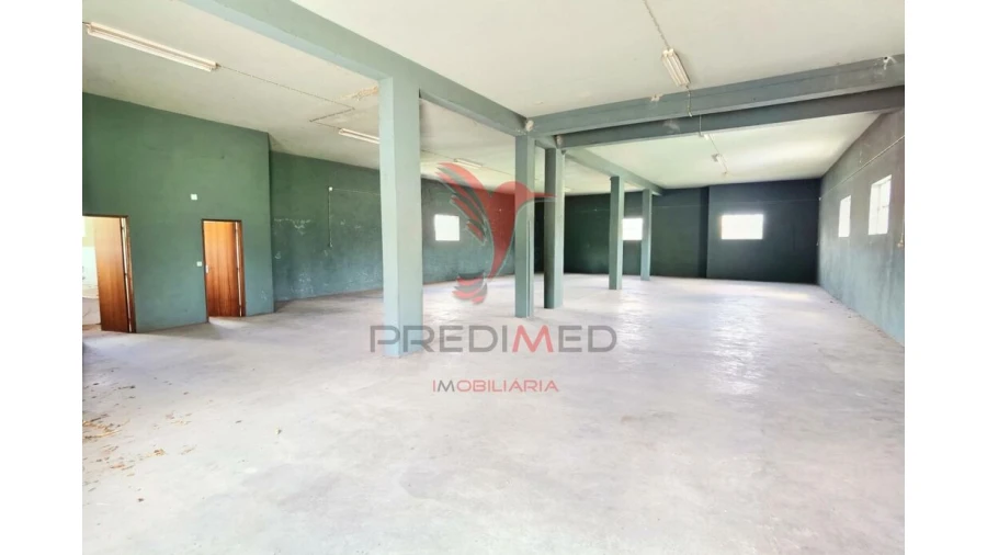 Moradia T7 para Venda em Azoia de Cima e Tremês Foto 11
