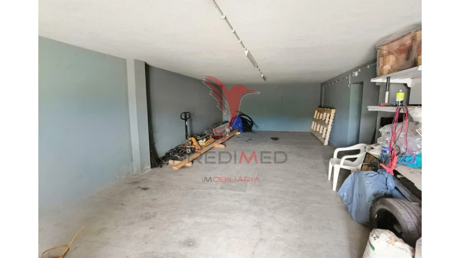Moradia T7 para Venda em Azoia de Cima e Tremês Foto 8