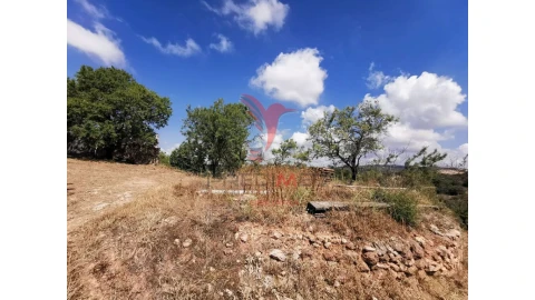 Moradia T4 para Venda em Loule (São Clemente)