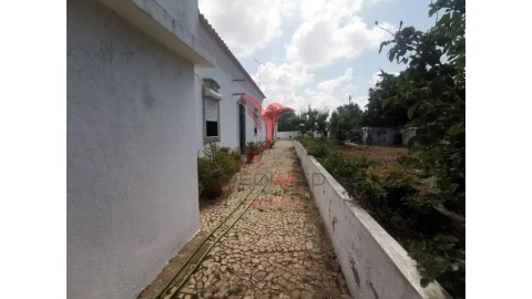 Moradia T4 para Venda em Loule (São Clemente)