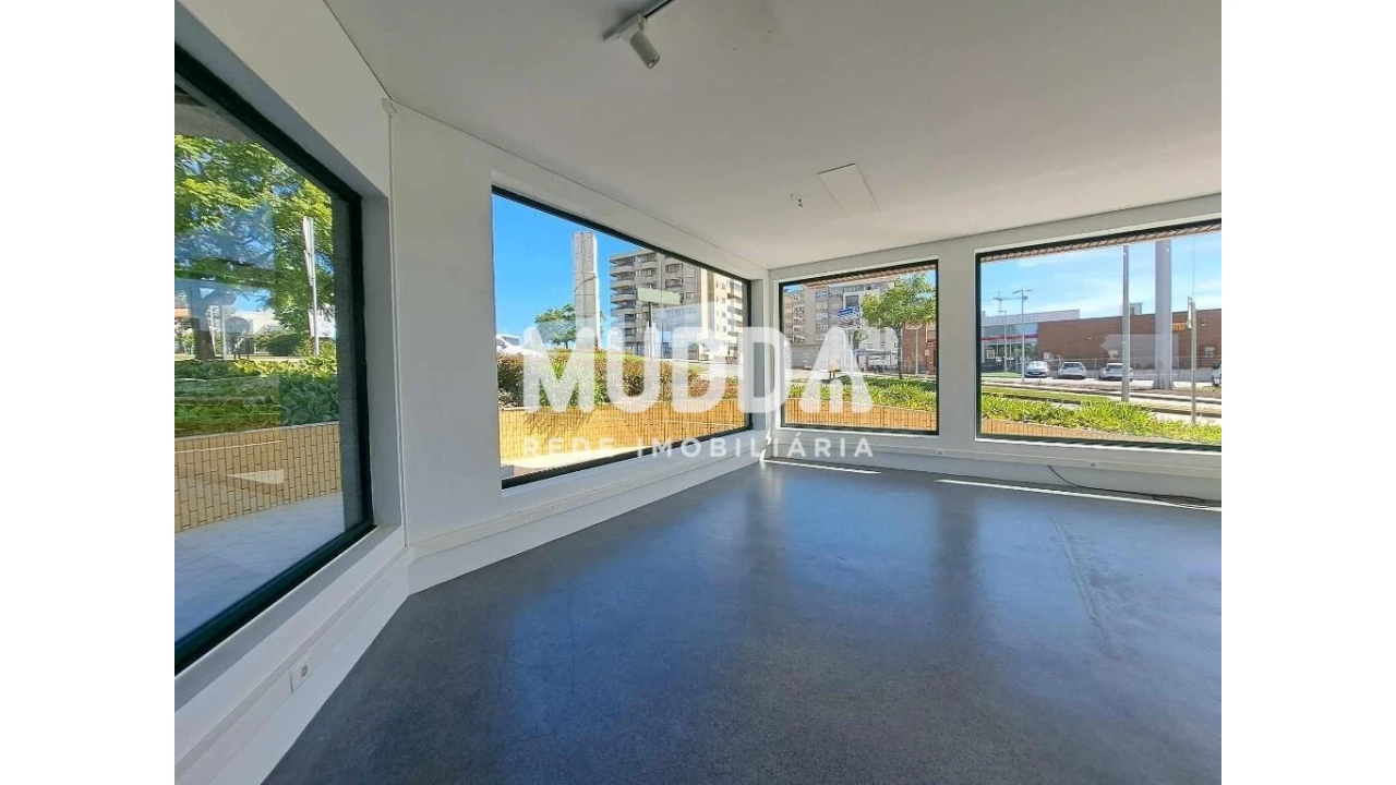 Loja para Arrendamento em O. Azeméis, Riba-Ul, Ul, Macinhata Seixa, Madail Foto 6