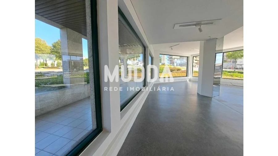 Loja para Arrendamento em O. Azeméis, Riba-Ul, Ul, Macinhata Seixa, Madail Foto 3