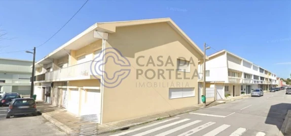 Moradia T4 para Venda em Lordelo do Ouro e Massarelos