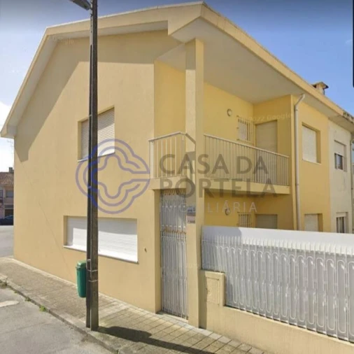 Moradia T4 para Venda em Lordelo do Ouro e Massarelos Foto 3