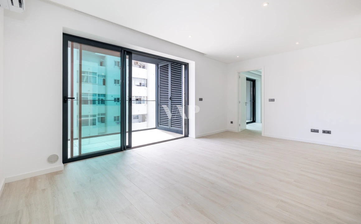 Apartamento T2 para Venda em Quarteira Foto 4