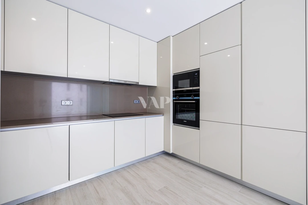 Apartamento T2 para Venda em Quarteira Foto 6