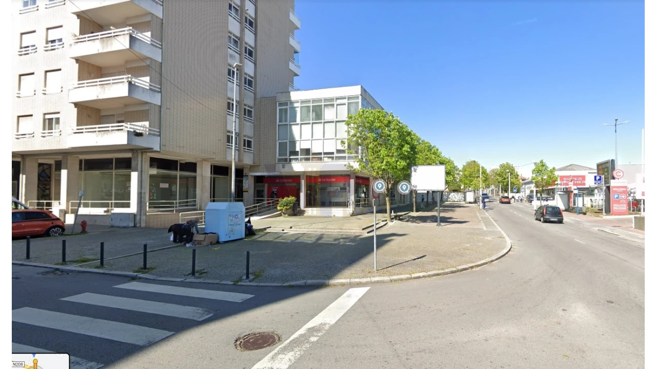 Loja para Arrendamento em Aguas Santas Foto 2