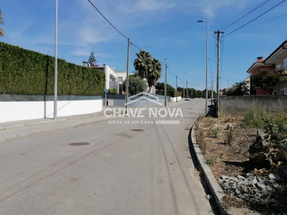 Terreno para Venda em Arcozelo Foto 1