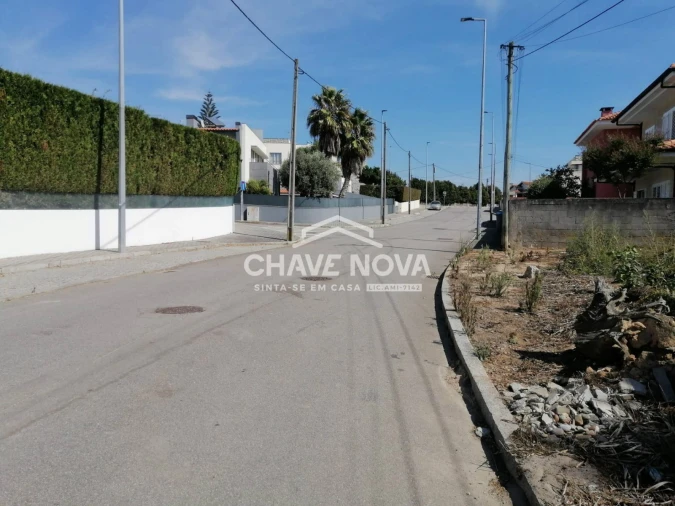 Terreno para Venda em Arcozelo Foto 2