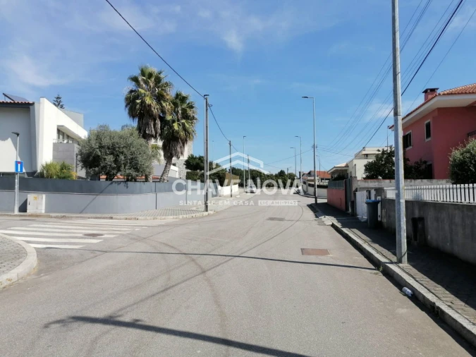 Terreno para Venda em Arcozelo Foto 3