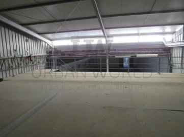 Armazém para Venda em Salvaterra de Magos e Foros de Salvaterra