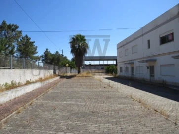 Armazém para Venda em Salvaterra de Magos e Foros de Salvaterra