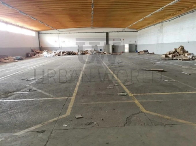 Armazém para Venda em Salvaterra de Magos e Foros de Salvaterra Foto 1