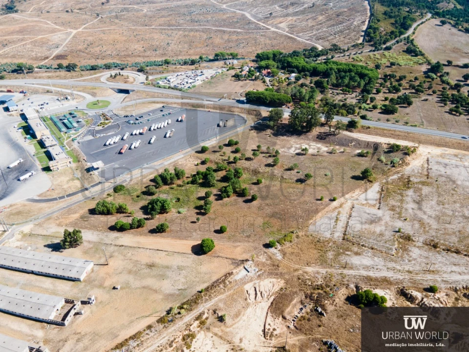 Terreno Comércio / Armazém para Venda em Aveiras de Cima Foto 5