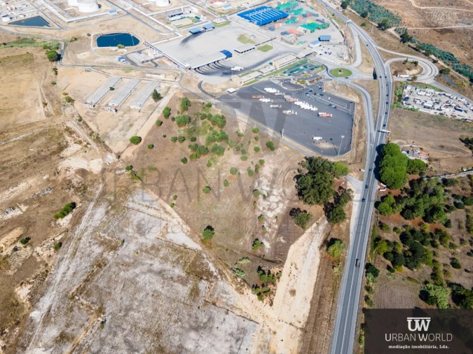 Terreno Comércio / Armazém para Venda em Aveiras de Cima Foto 9